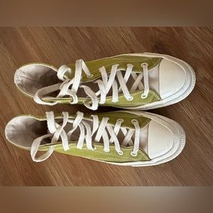 Limited edition-Converse Avocado Green Size 6.5